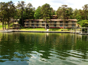 Гостиница Long Island Lake Resort  Лейк-Гамильтон